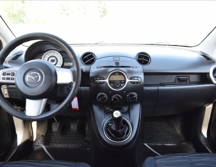 Mazda 2 25