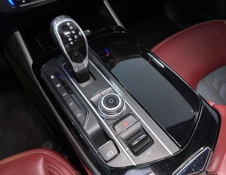 Maserati Levante 17