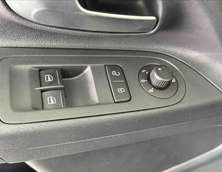 Volkswagen up! 16