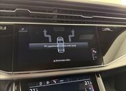 Audi Q8 26
