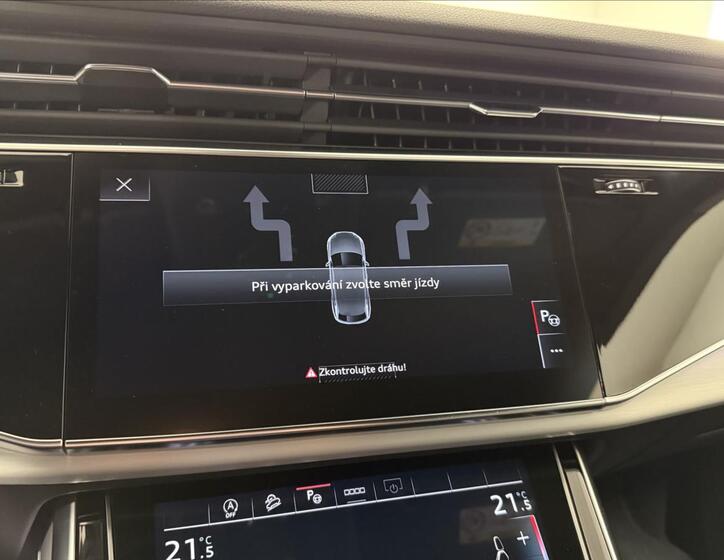 Audi Q8 26