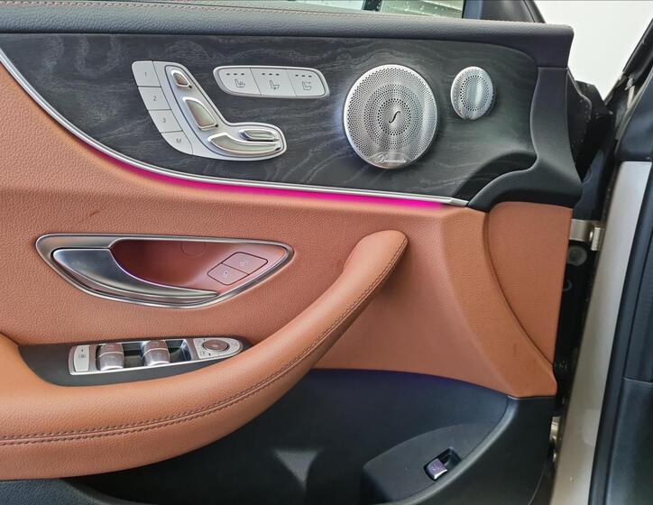 Mercedes-Benz Třídy E 12