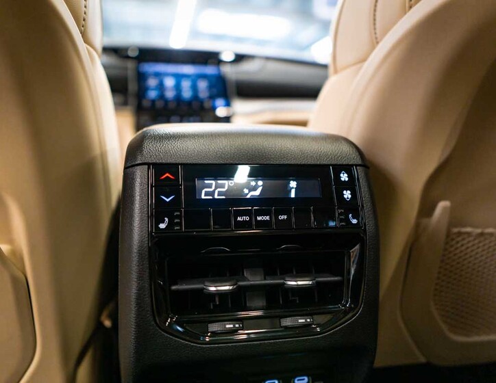 Jeep Grand Cherokee 34