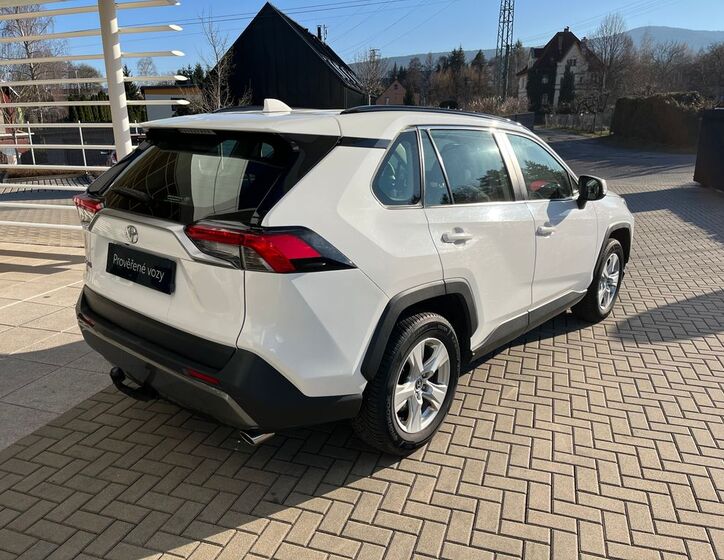 Toyota RAV4 6