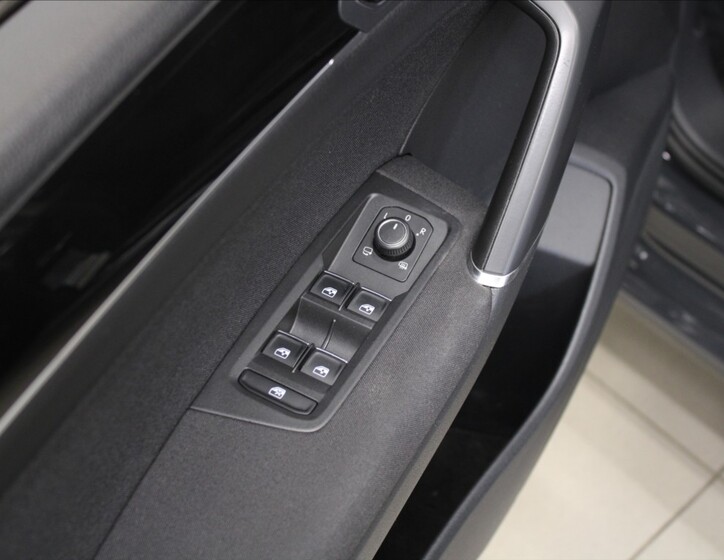 Volkswagen Touran 16