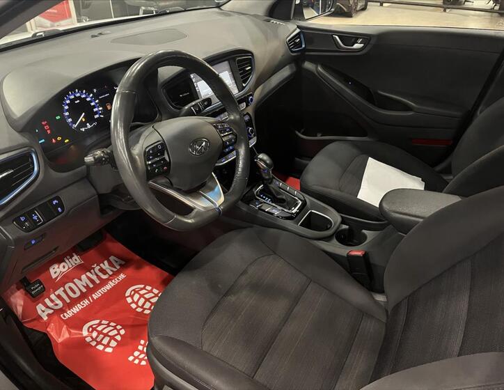 Hyundai IONIQ 13