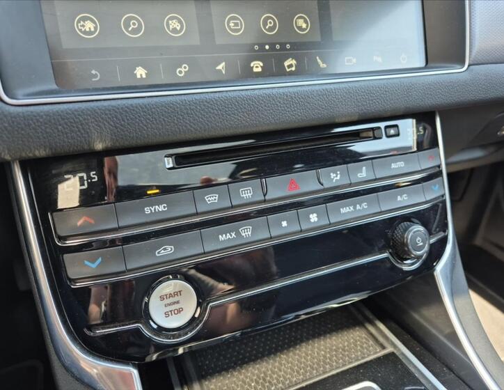 Jaguar XF 16