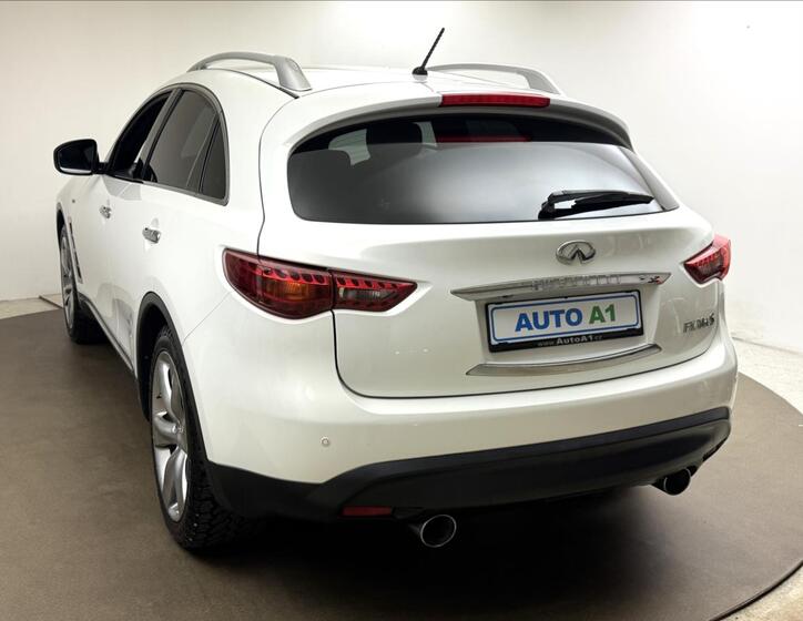Infiniti FX30 6