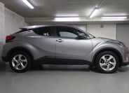 Toyota C-HR 4