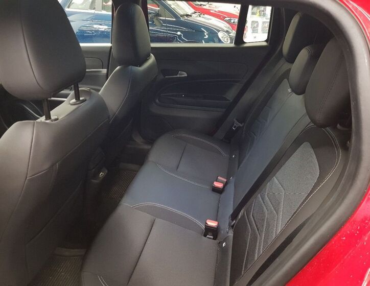 Jeep Avenger 9