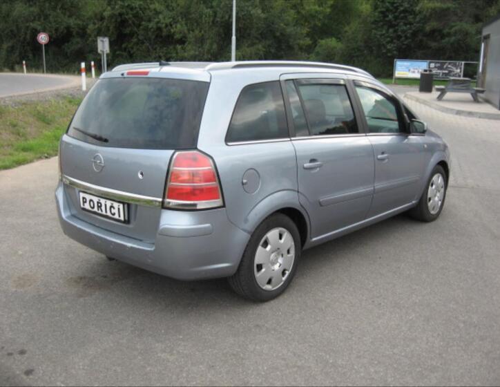 Opel Zafira 4