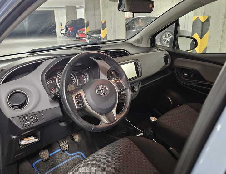 Toyota Yaris 10