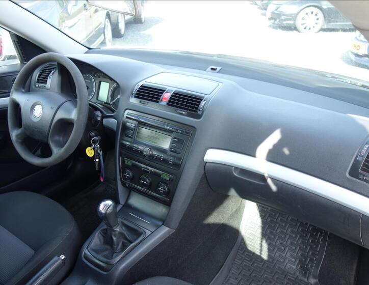 Škoda Octavia 12