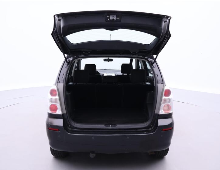 Toyota Corolla Verso 9