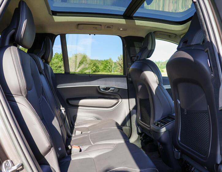Volvo XC90 16