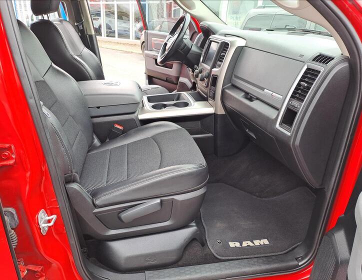 Dodge RAM 1500 8