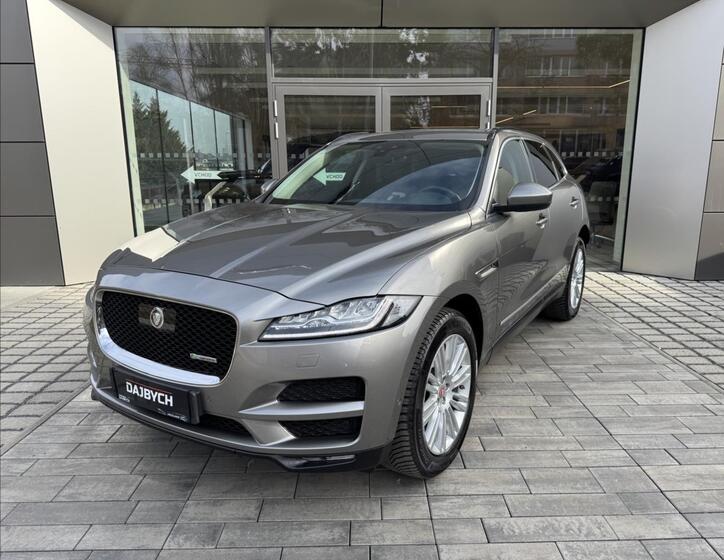 Jaguar F-Pace 1
