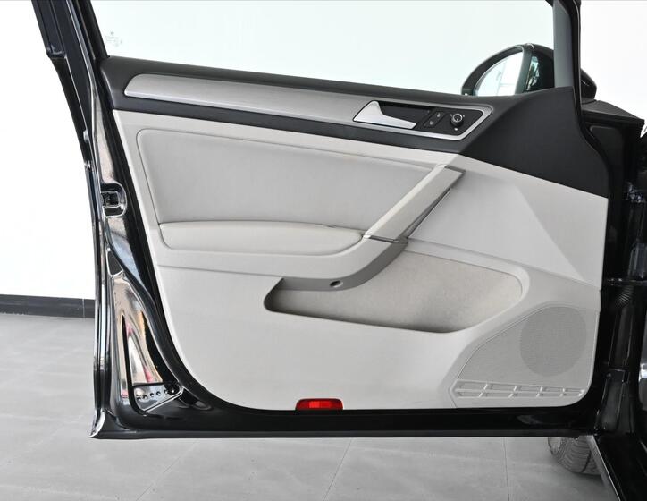 Volkswagen Golf 22