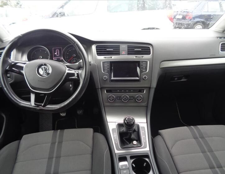 Volkswagen Golf 15