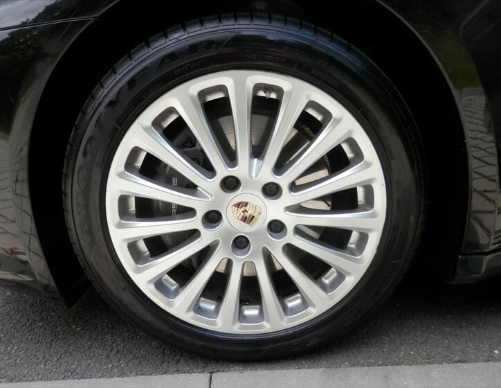 Porsche Panamera 28