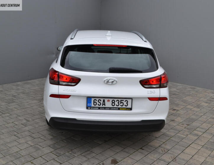 Hyundai i30 4