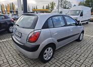 KIA Rio 6