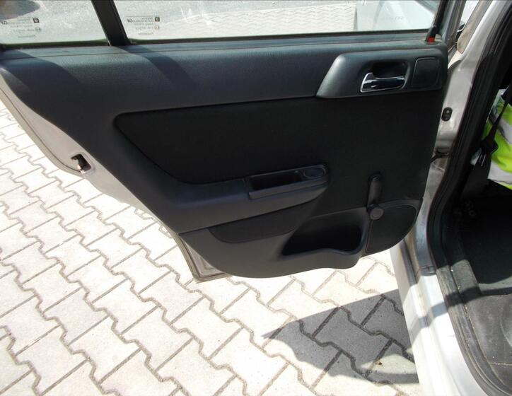 Opel Astra 16