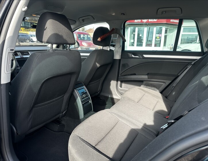 Škoda Superb 11