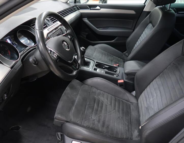 Volkswagen Passat 11