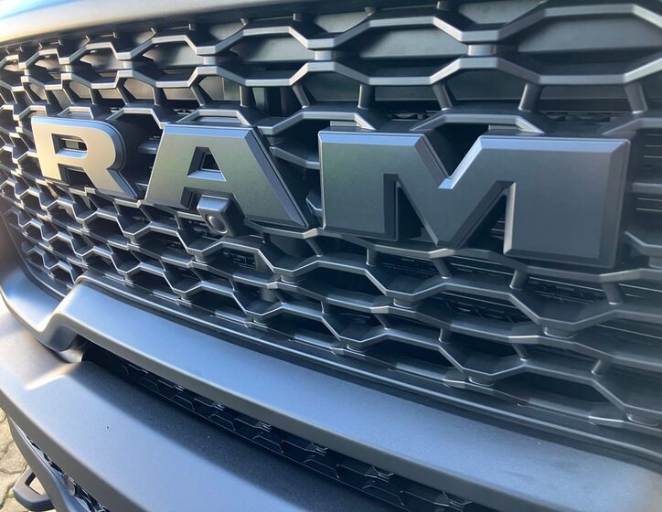 Dodge RAM 76