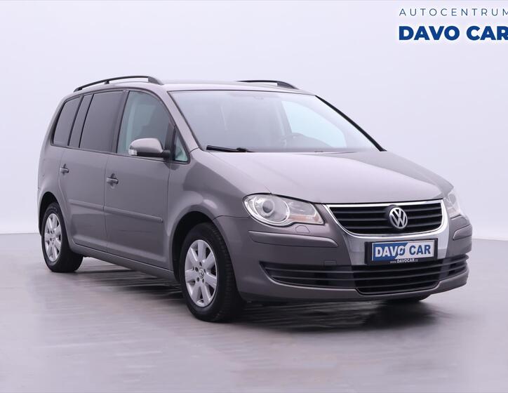 Volkswagen Touran 1