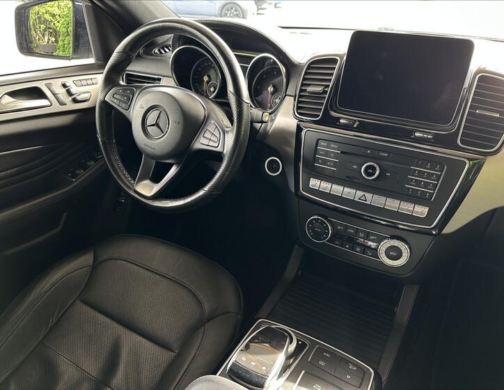 Mercedes-Benz GLE 9