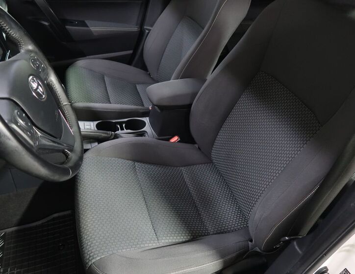 Toyota Corolla 9