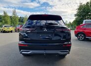 Mitsubishi Outlander 4