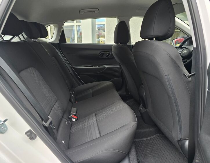 Hyundai i20 24