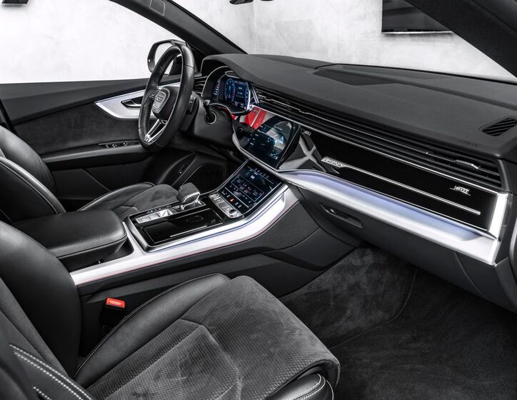 Audi Q8 13