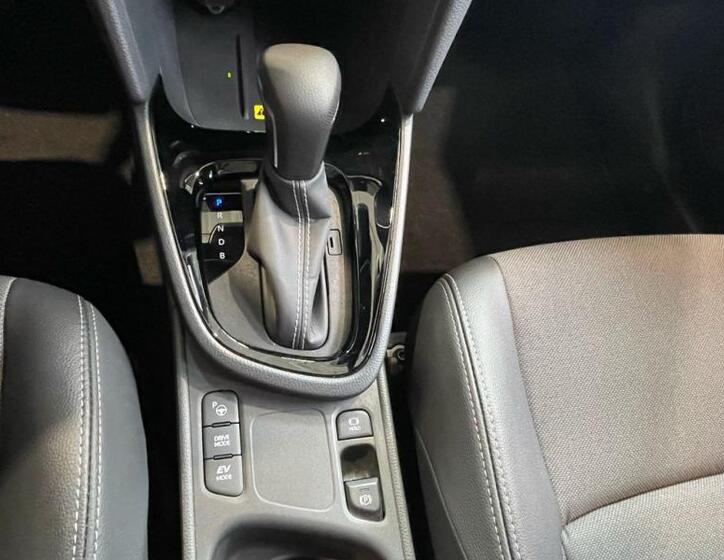 Toyota Yaris Cross 15
