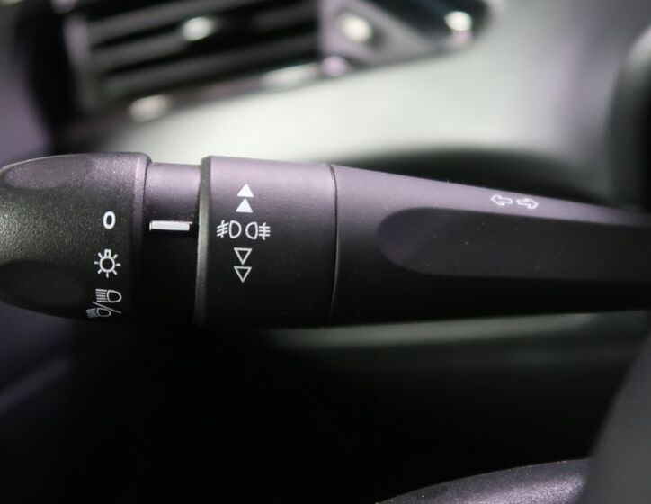 Peugeot 208 28
