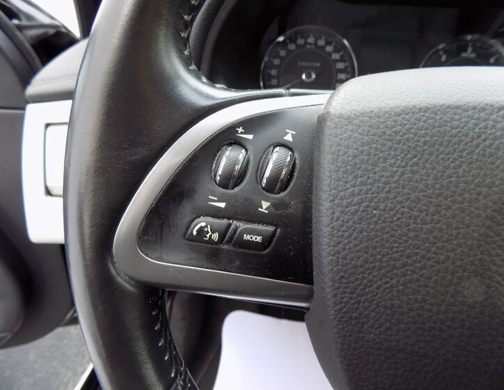 Jaguar XF 25