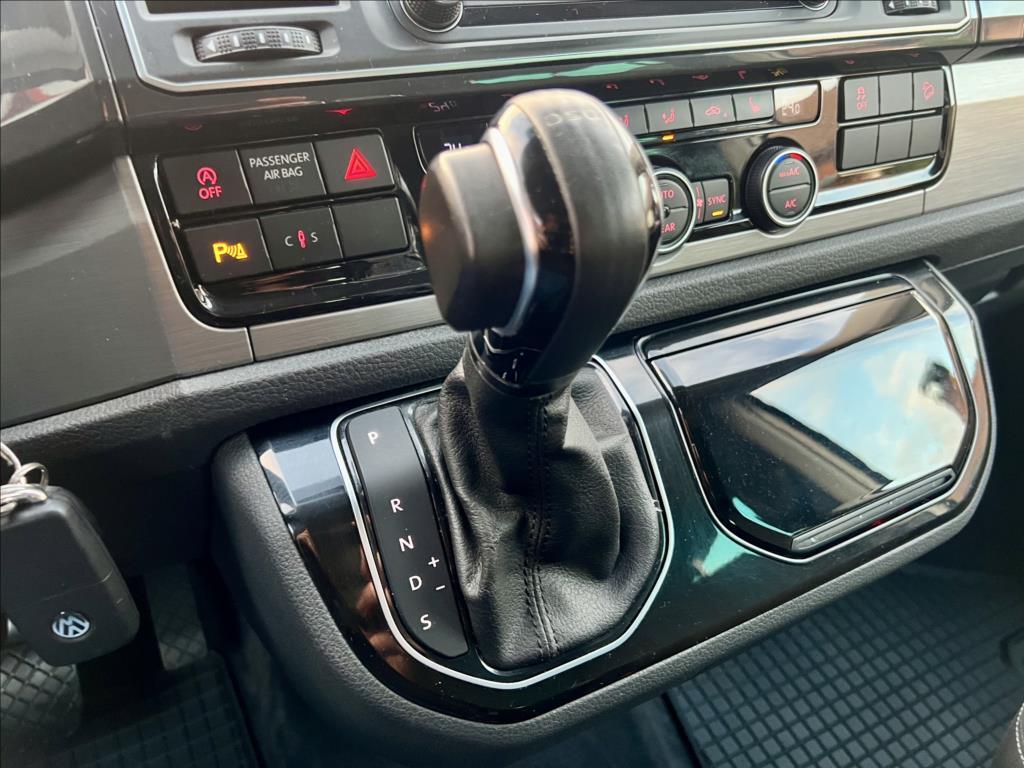 Volkswagen Multivan 36