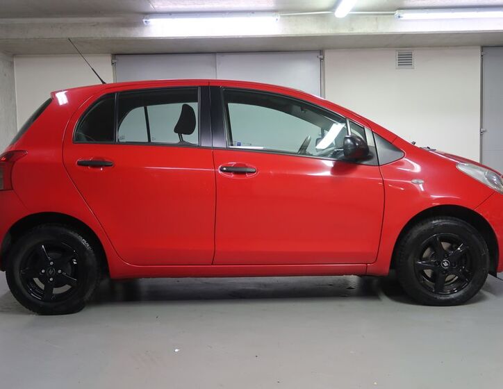 Toyota Yaris 4