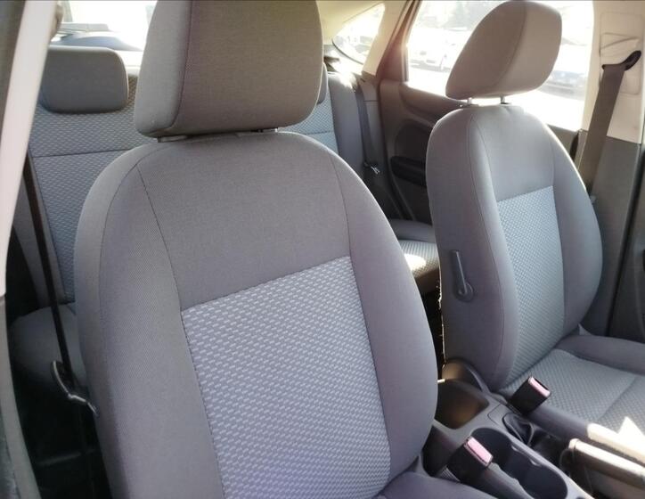 Ford Focus 27