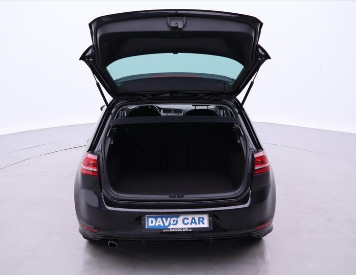 Volkswagen Golf 9