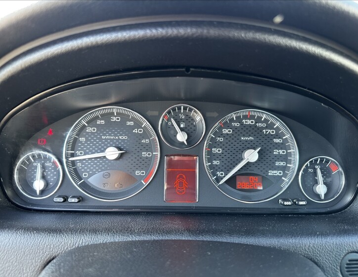 Peugeot 607 15