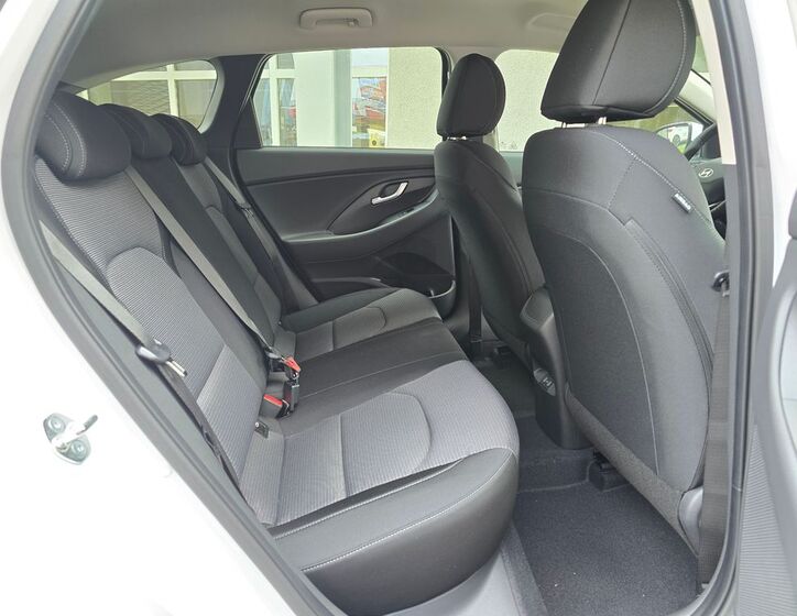 Hyundai i30 25