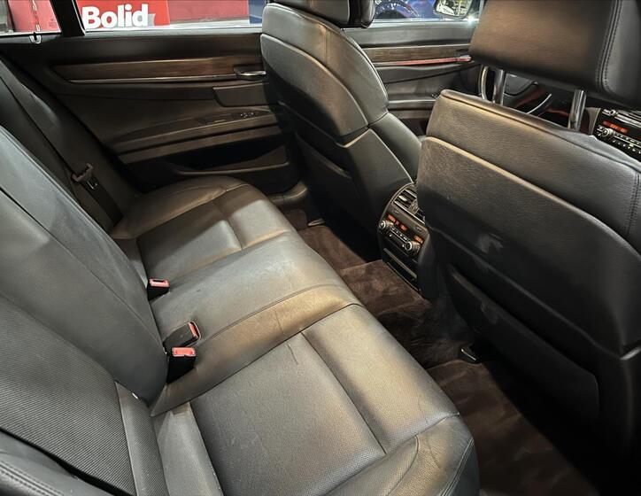 BMW Řada 7 9