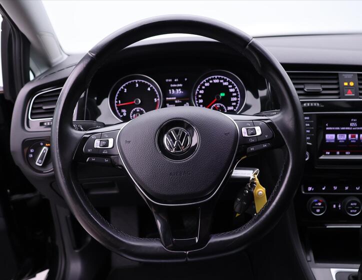 Volkswagen Golf 19