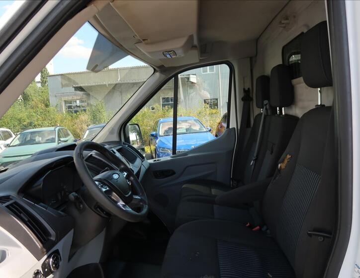 Ford Transit 12
