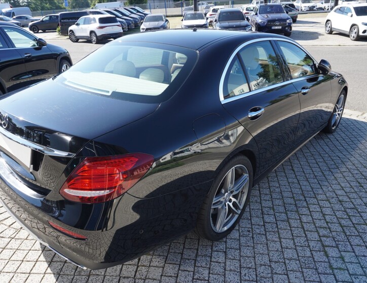 Mercedes-Benz Třídy E 5