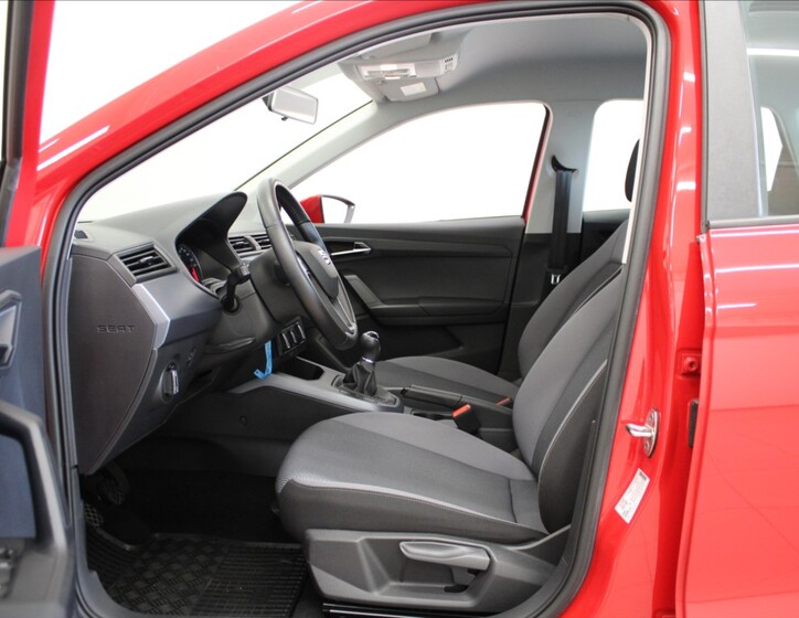 Seat Arona 6